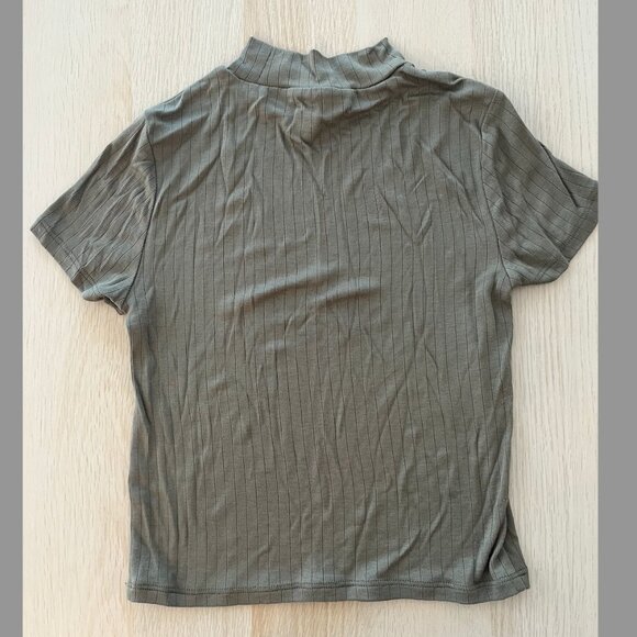 [NEW] Green Cropped T-Shirt - Picture 2 of 2